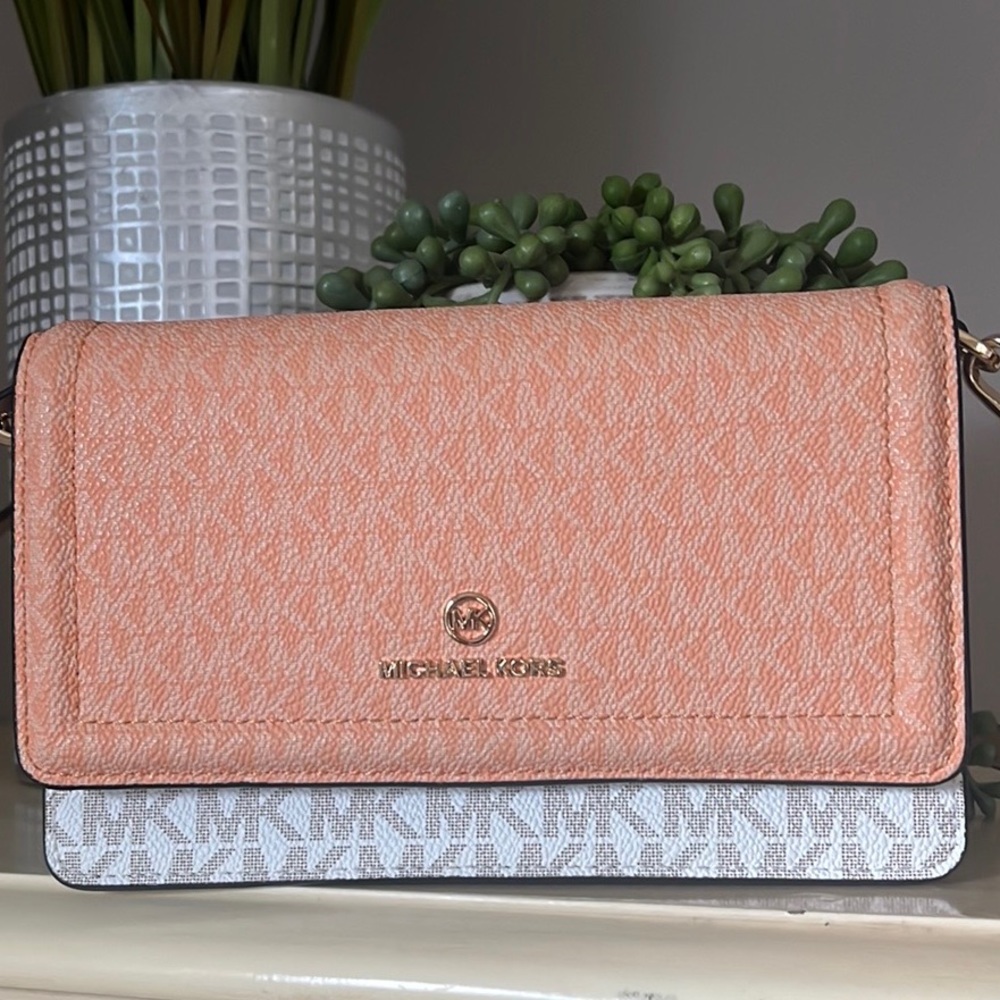 Michael Kors jet set cross body